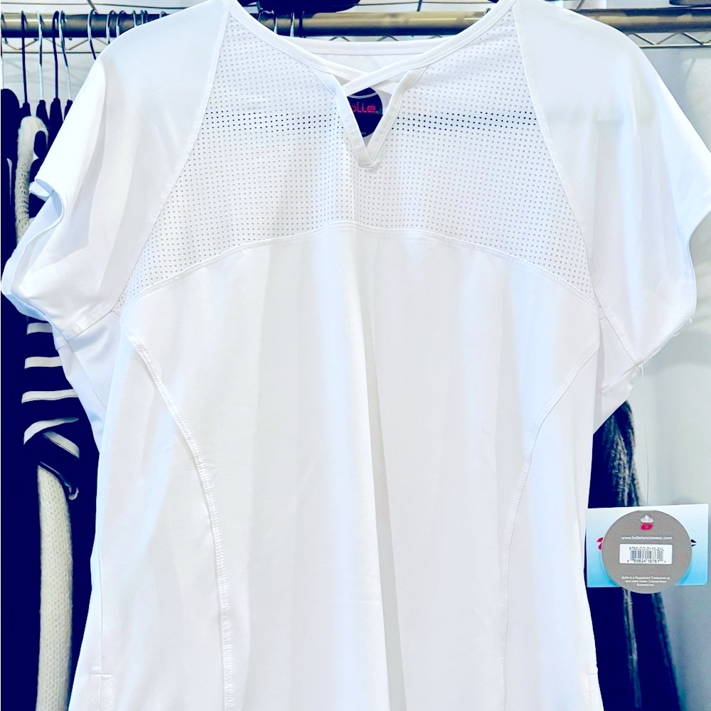 NWT Bolle essential cap sleeve top